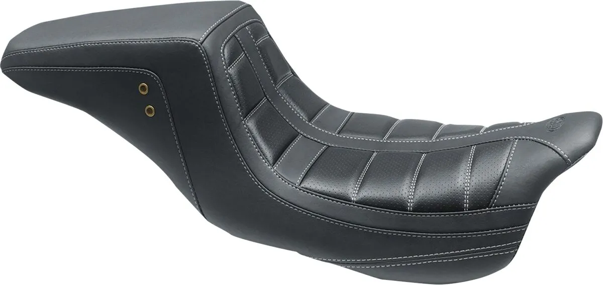 ak-0478-4305-mustang-1