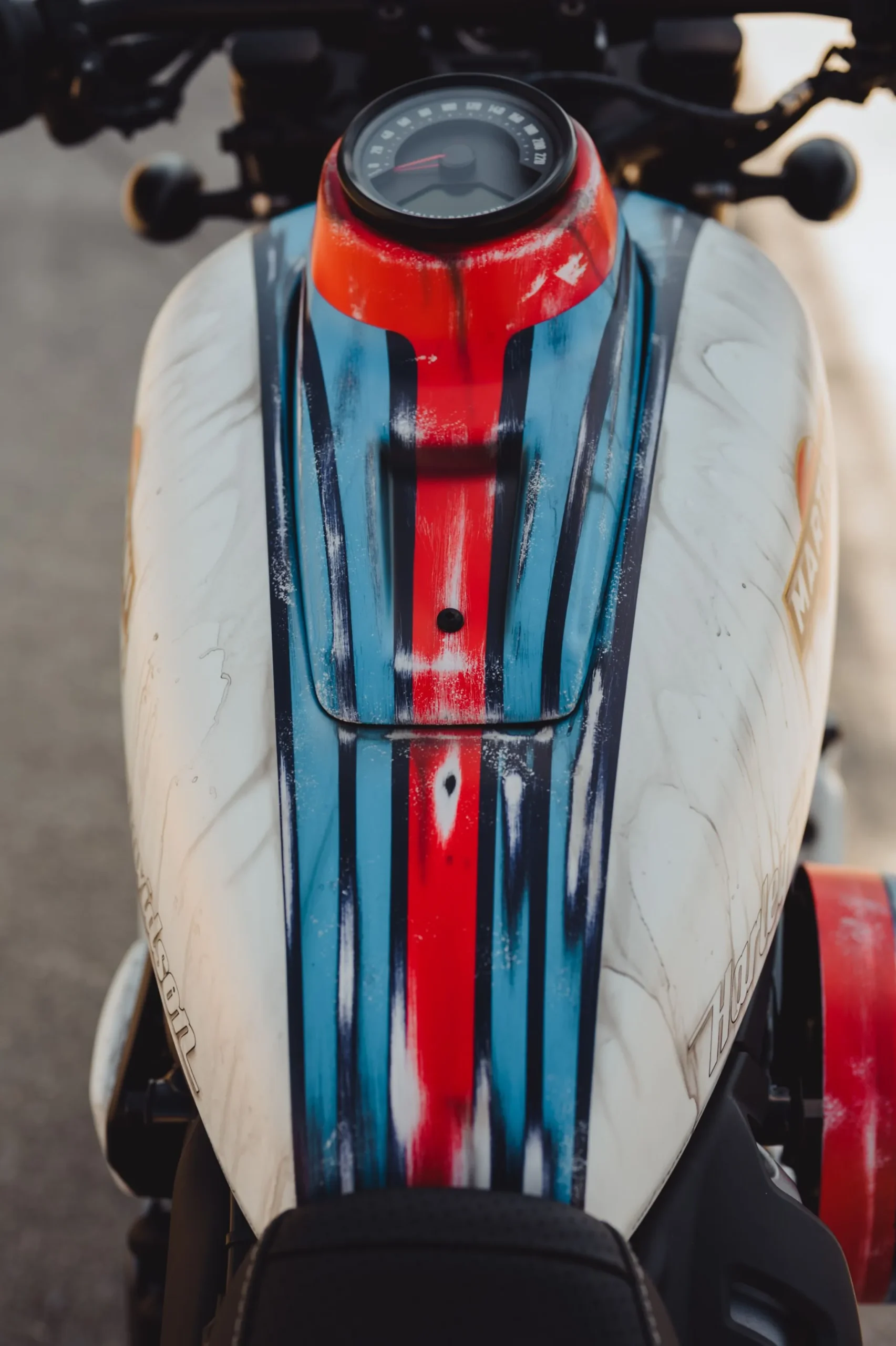 ak-3748-8331-cult-werk-1