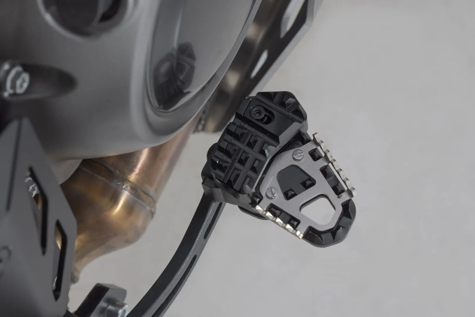 ak-8611-4305-sw-motech-1